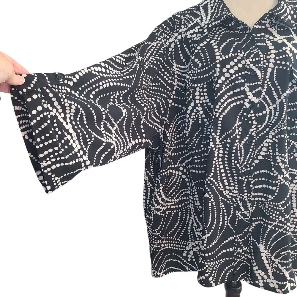 Maggie Barnes 5X Black White Abstract Button Front Blouse Tunic Office Siren